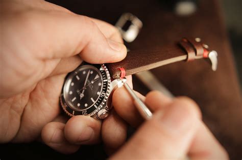 Exemple de changement de bracelet sur une montre femme pour varier les styles