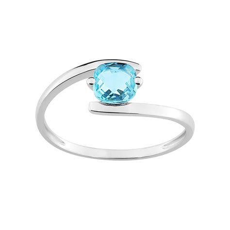 Illustration stylisée d'une bague islamique ancienne avec une pierre précieuse