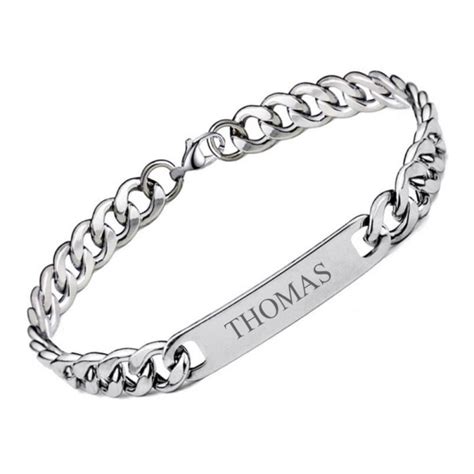 Exemple de bracelet homme avec gravure personnalisée : prénom, date, symbole.