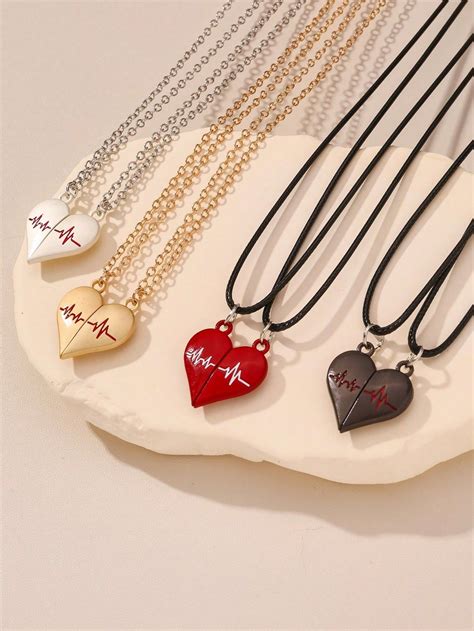 Collection de pendentifs en forme de cœur aux styles variés