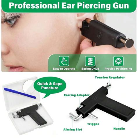 Une main experte réalisant un perçage d'oreille avec un pistolet spécialisé.