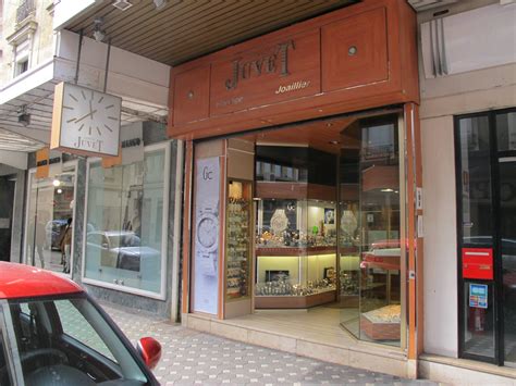 Photographie de la façade de la bijouterie Juvet à Annemasse avant les travaux