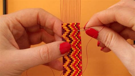 Illustration du premier rang de tissage Ndebele avec indication des perles