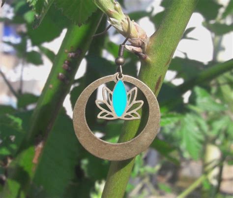 Emballage soigné d'un bijou turquoise