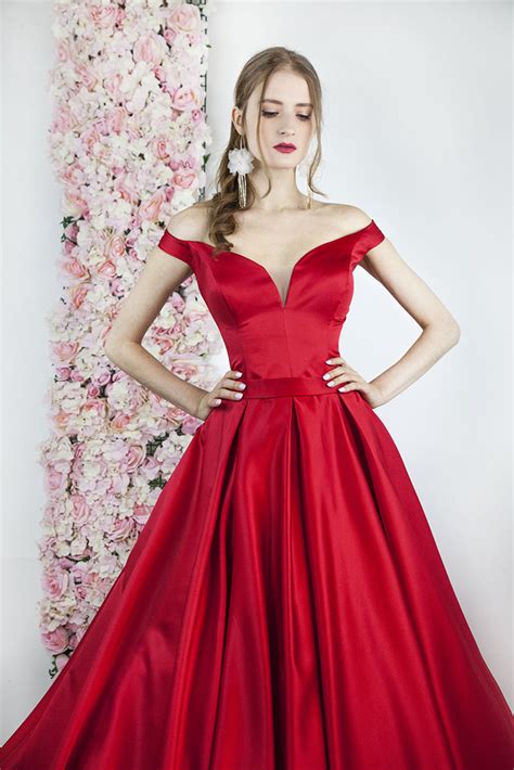 Galerie de photos de clientes portant des robes de bal similaires
