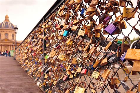 Une vue d'ensemble de la collection Pont des Amoureux avec ses différentes variations.