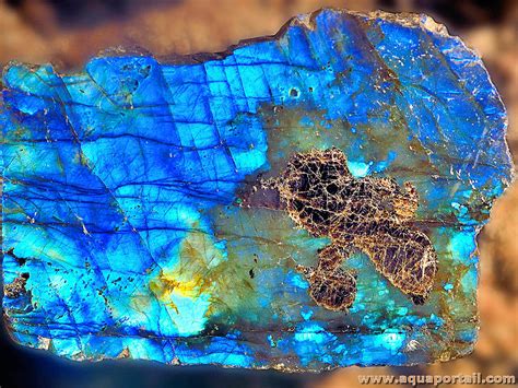 Schéma expliquant le phénomène de labradorescence dans la labradorite