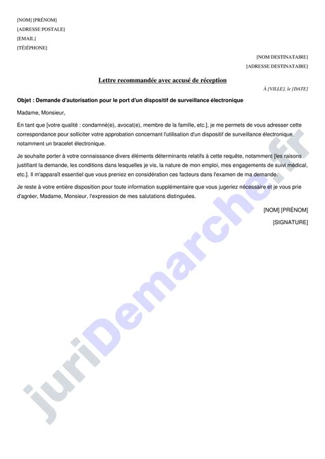 Exemple de bracelet Maaÿaz utilisant la technique du Sfifa, avec des détails dorés et modernes