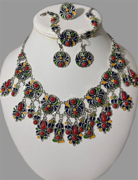 Collection de bijoux kabyles modernes pour hommes et femmes