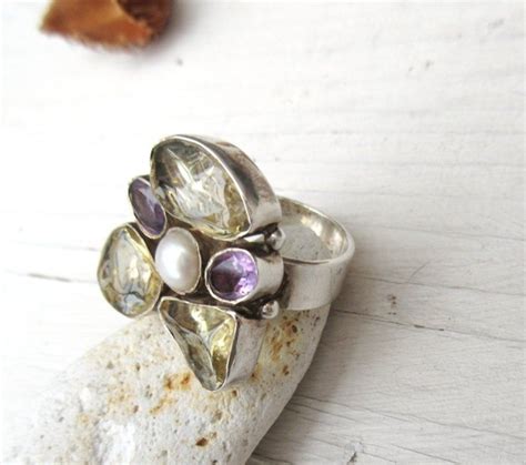 Bague argent contemporaine avec serti de pierres fines aux couleurs variées