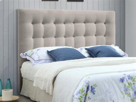 Tête de lit capitonnée en tissu grenat, style luxueux