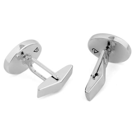 Tableau comparatif des styles de boutons de manchette en argent