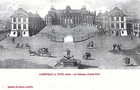 Vue du château de Lunéville, mettant en évidence l'utilisation du grès rose.