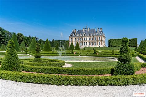 Illustration historique de chevalières ornées d'armoiries et de sceaux