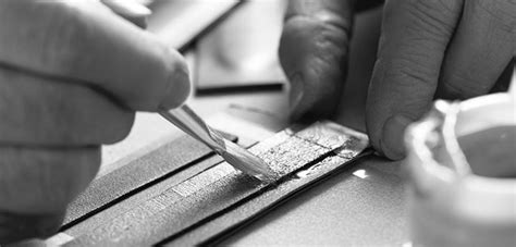 Atelier de fabrication de bracelets de montre en cuir chez Maison Fèvre