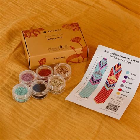 Exemple de kit perles Miyuki avec boîtes rondes assorties et schéma