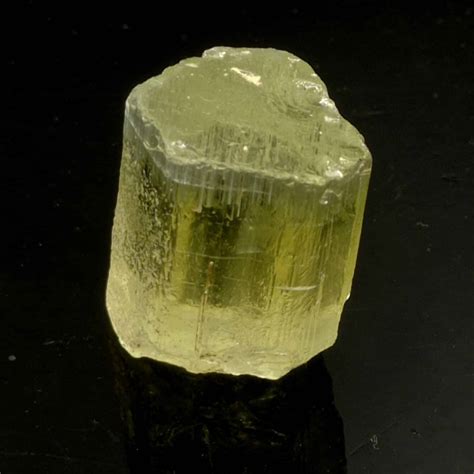 Image de différentes variétés de béryl (aigue-marine, héliodore)