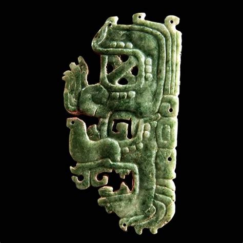 Représentation d'artefacts anciens en jade de diverses cultures