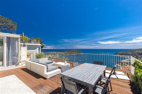 Appartement moderne avec terrasse et vue mer partielle à Grasse