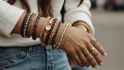 Collection de bracelets femme Fossil avec différentes finitions et styles