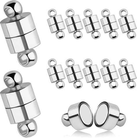 Photo de bracelets avec différents types de fermoirs magnétiques