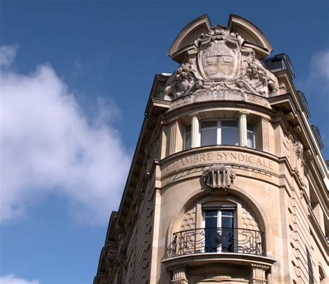 Vue extérieure de la Haute École de Joaillerie à Paris.