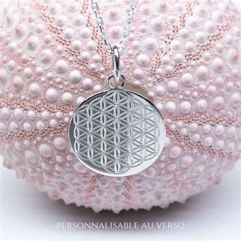 Pendentif Fleur de Vie personnalisé avec choix de cristal et gravure