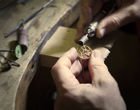Photo de l'atelier de fabrication artisanale de bijoux