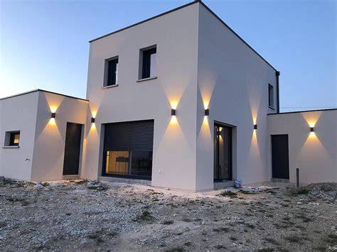 Exemple de façade avec éclairage d'ambiance