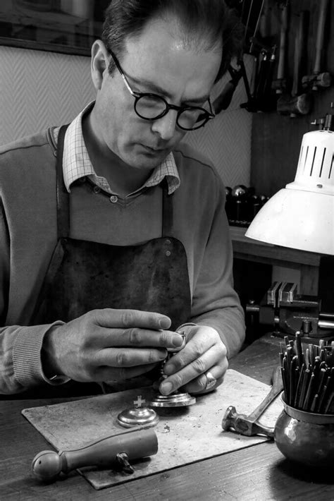 Génération d'orfèvres Piéchaud travaillant dans leur atelier