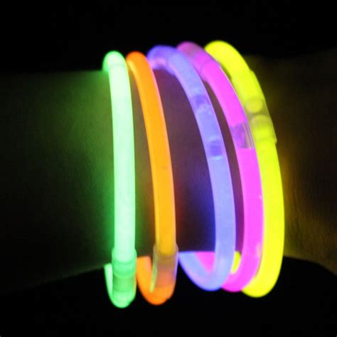 Diversité de couleurs de bracelets lumineux