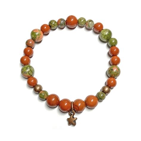 Photo d'un bracelet élégant en jaspe rouge et unakite
