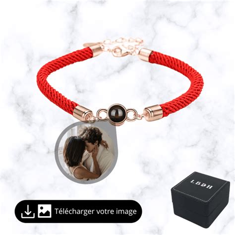 Exemple de bracelets personnalisés avec des gravures ou des symboles espagnols