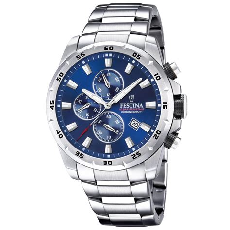 Gros plan sur le cadran de la montre Festina F16170