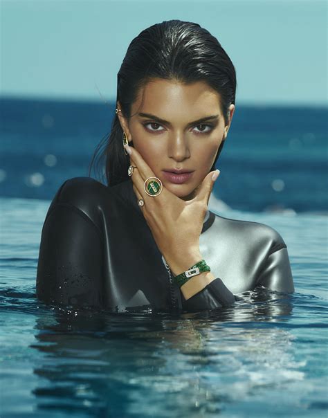 Kendall Jenner dans la campagne Messika, portant des bijoux iconiques.