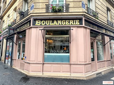 Photo de la façade de la boutique de Marthin Julien à Limoges, mettant en avant son enseigne et son ambiance accueillante.