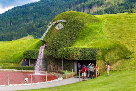 Infographie expliquant les étapes d'entretien du cristal Swarovski.