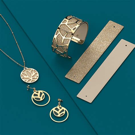 Schéma interactif expliquant le concept de personnalisation des bijoux Les Georgettes avec choix de la monture, de la finition et des cuirs interchangeables.