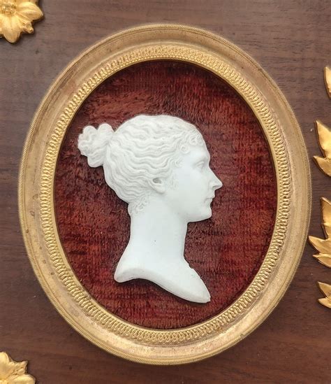 collection de médaillons anciens du XIXe siècle