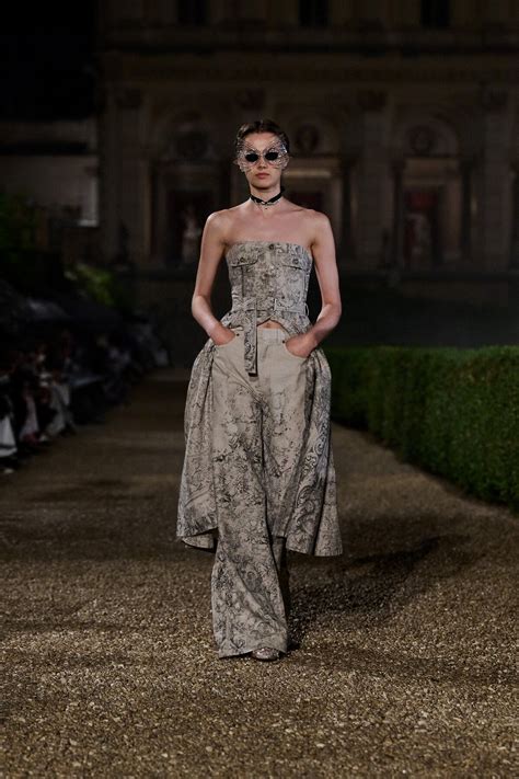 Robe de la collection croisière Dior présentée à Rome