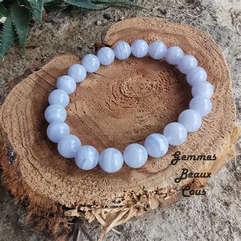 Bracelet en calcédoine bleue pour le chakra de la gorge