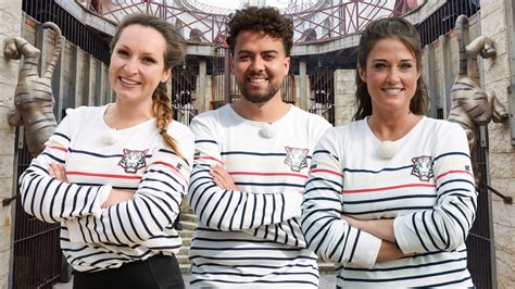 Personnages du Fort Boyard attendant de participer à une épreuve