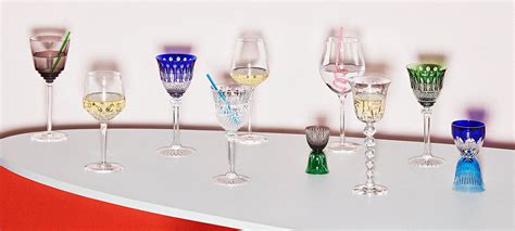 Image d'un service de verres anciens de la Cristallerie de Saint Louis