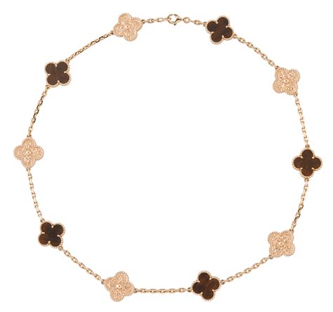 Image d'une création Van Cleef & Arpels en bois d'amourette, mettant en valeur sa texture mouchetée et ses reflets roux.