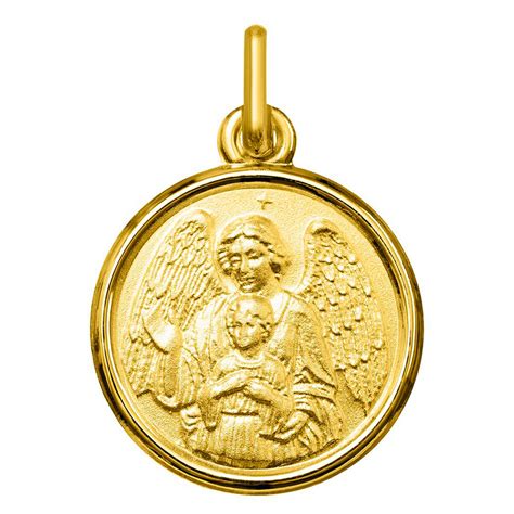 Illustration d'une médaille de baptême en or avec un ange ciselé