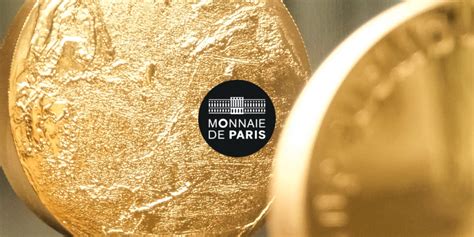 Photo d'une médaille frappée par la Monnaie de Paris, mettant en valeur son relief et sa finition.
