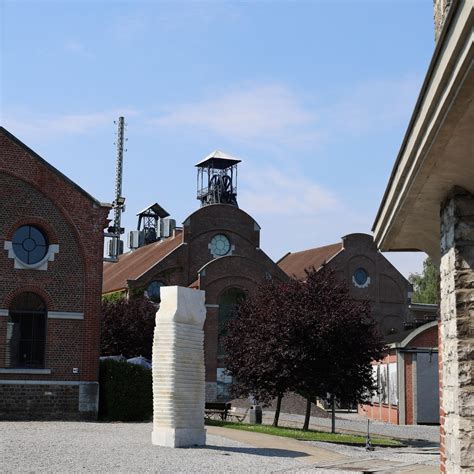 Vue de l'ancienne lampisterie du Bois du Cazier abritant aujourd'hui le Musée du Verre
