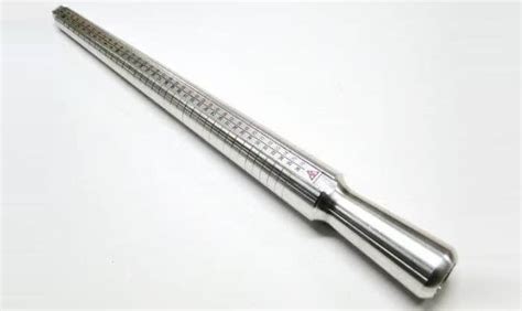 Illustration d'un triboulet de bijoutier